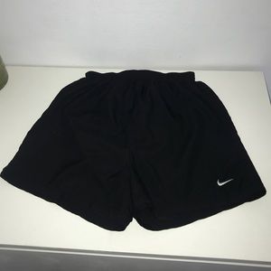 BLACK NIKE SHORTS